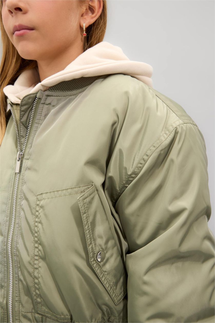 Kız Çocuk - Genç Kız Açık Haki Çıkarılabilir Kapüşonlu Ribana Kollu Çıtçıtlı Cepli Bomber Mont Kız Çocuk