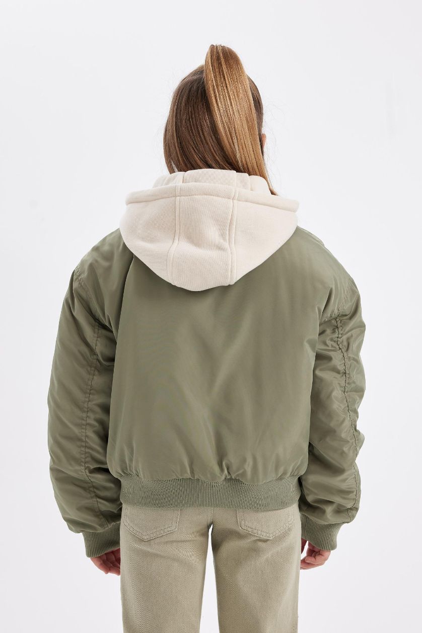 Kız Çocuk - Genç Kız Açık Haki Çıkarılabilir Kapüşonlu Ribana Kollu Çıtçıtlı Cepli Bomber Mont Kız Çocuk