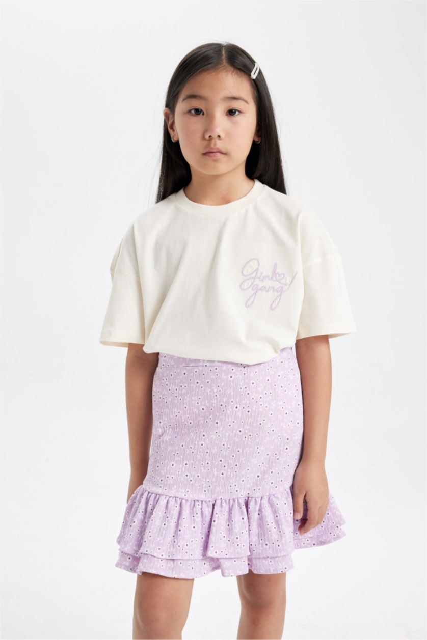 بنات بيج فاتح طقم تيشيرت بنات مطبوع و تنورة - قطعتين