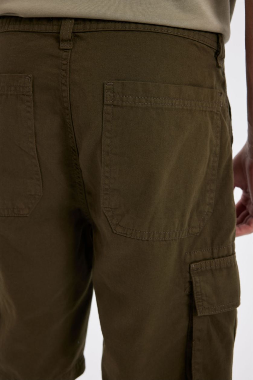 Erkek Haki %100 Pamuk Relax Fit Düz Paça Gabardin Kargo Bermuda Şort