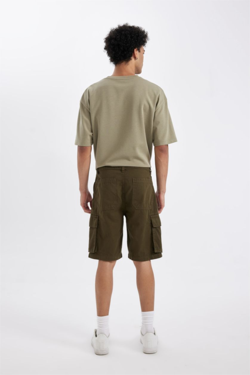 Erkek Haki %100 Pamuk Relax Fit Düz Paça Gabardin Kargo Bermuda Şort