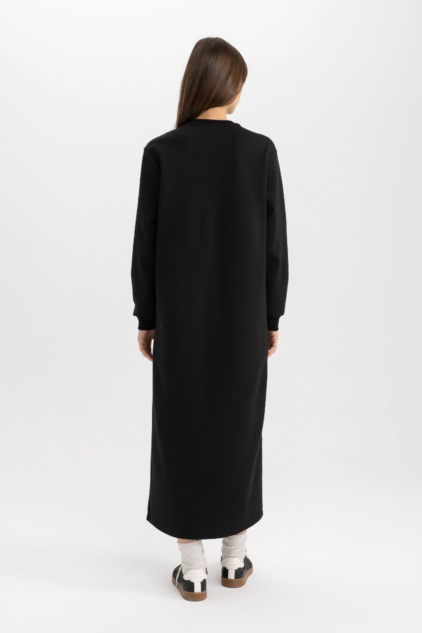 نساء أسود فستان طويل بريميوم محبوك ردن طويل وقصة عادية