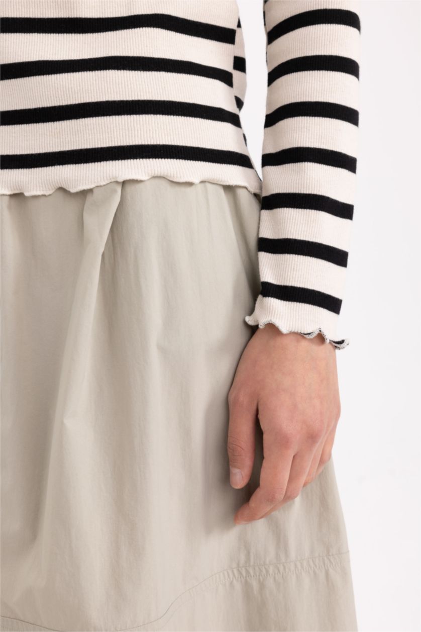 Kadın Ekru Yarım Balıkçı Yaka Çizgili Uzun Kollu Tişört