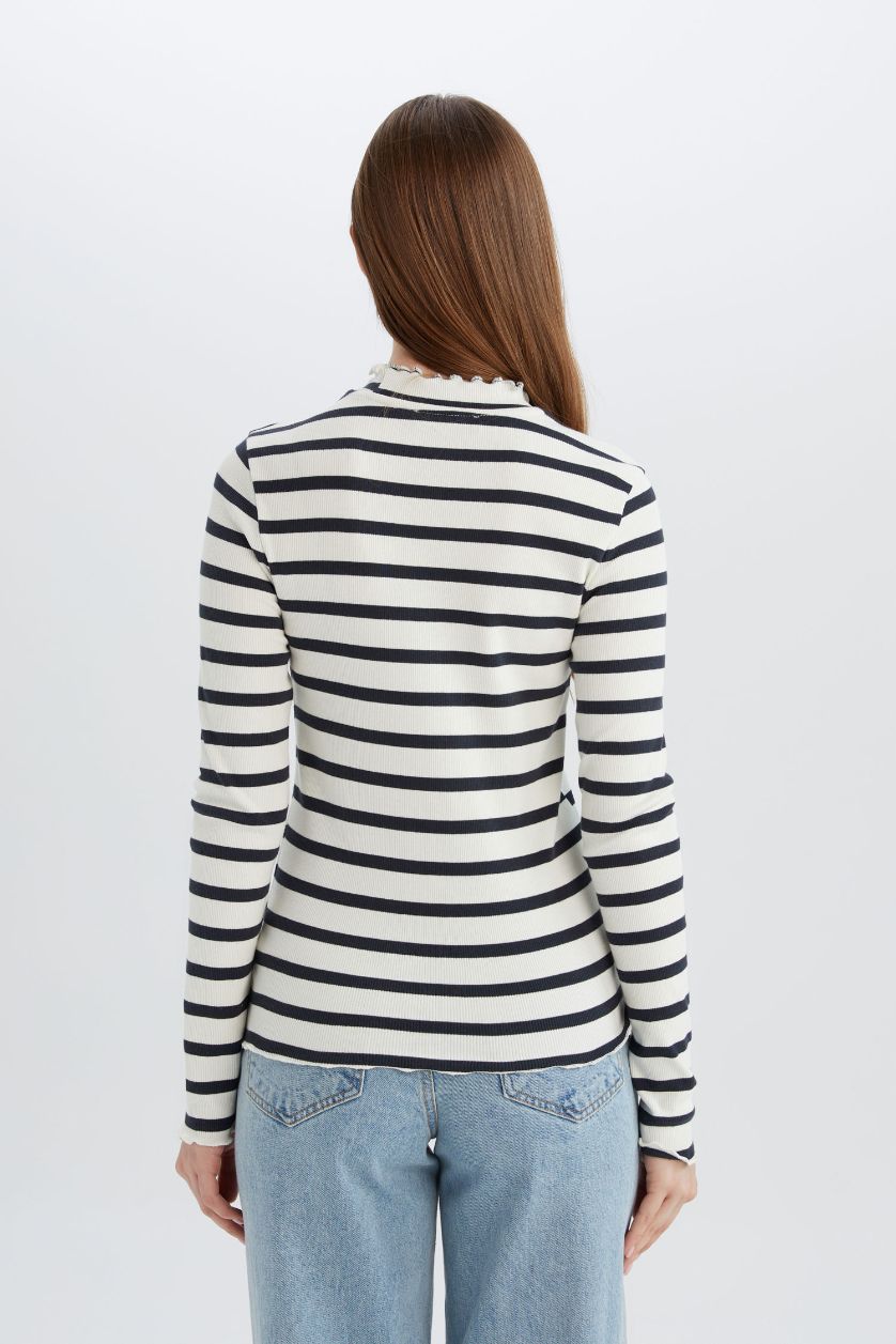 Kadın Lacivert Yarım Balıkçı Yaka Çizgili Uzun Kollu Tişört