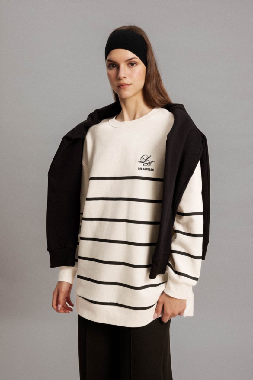 WOMAN Ecru Regular Fit Crew Neck Printed Soft Fluffy Thick Sweatshirt Tunic