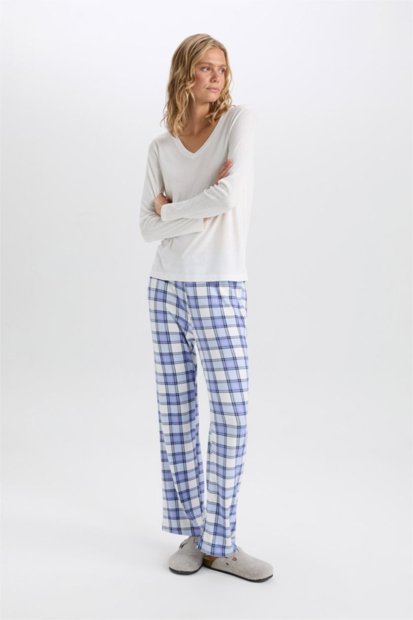 Woman Blue Fall in Love V Neck Basic Top Checked Bottom 2 Piece Pajama Set