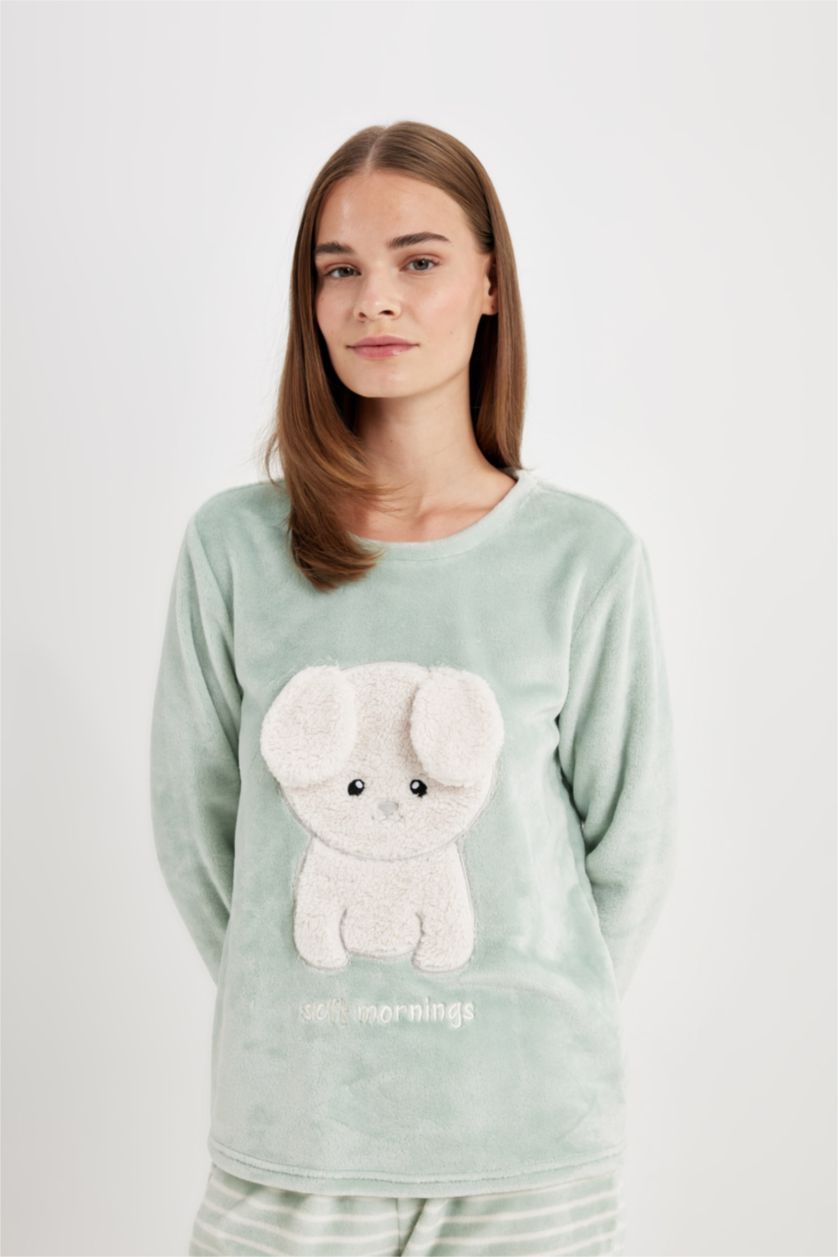 FEMME Bleu Ensemble de pyjama: Haut imprimé à col rond et manches longues, et bas à rayures en peluche