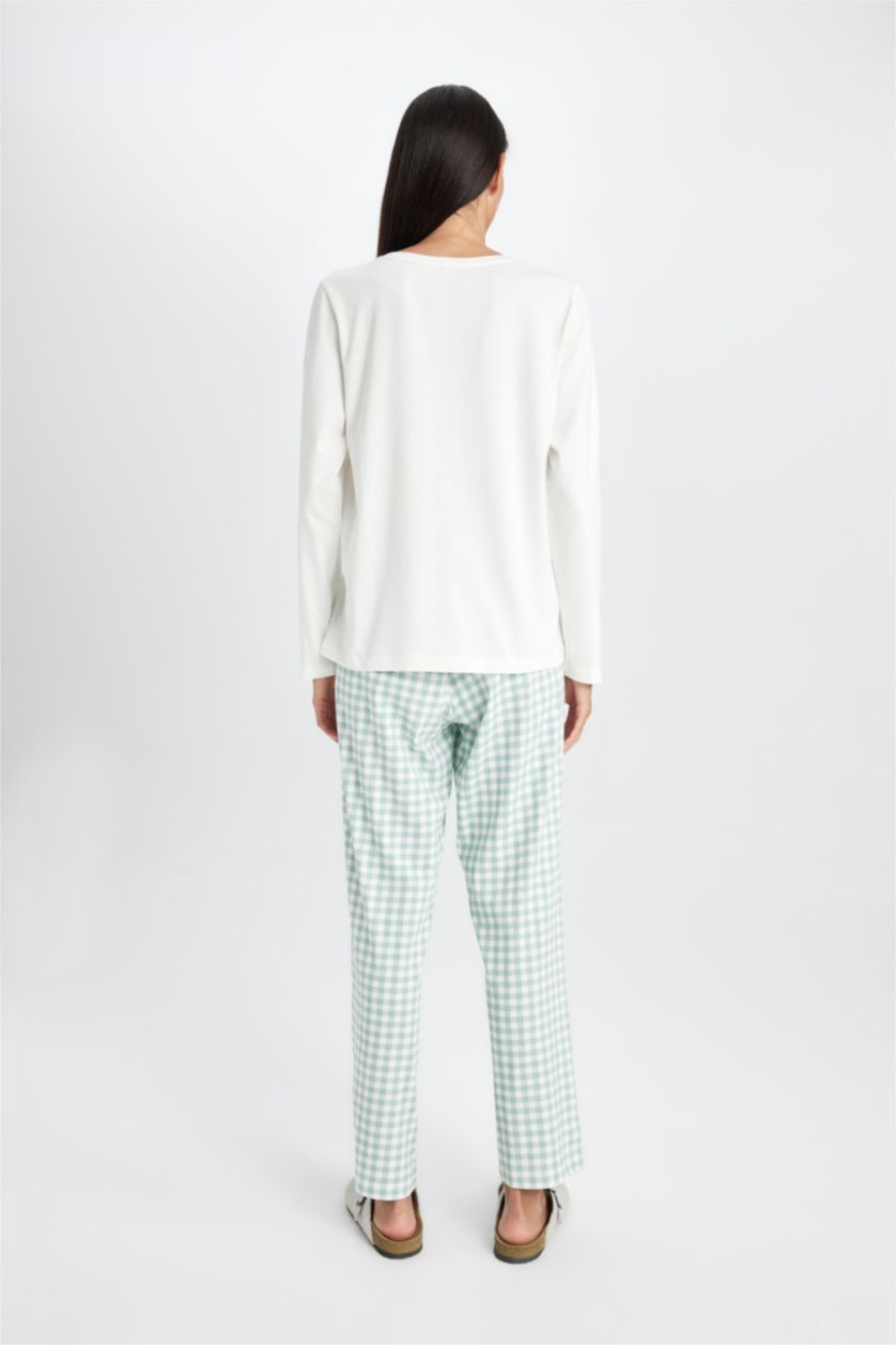 FEMME Bleu Pyjama Top imprimé à manches longues et col rond et pantalon à carreaux de Fall in Love