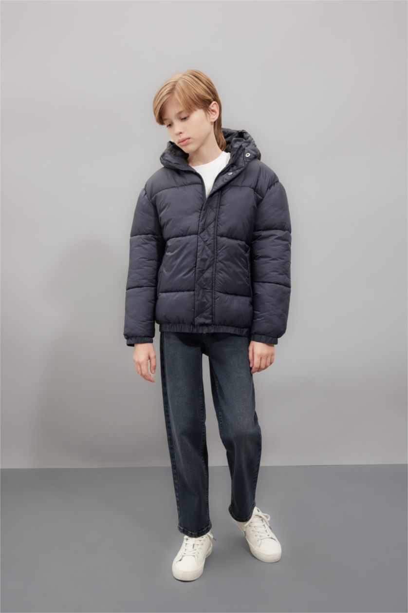 Erkek Çocuk - Genç Erkek Koyu Gri Su Geçirmez Kapüşonlu Fermuarlı Çıtçıtlı Cepli Mont Erkek Çocuk