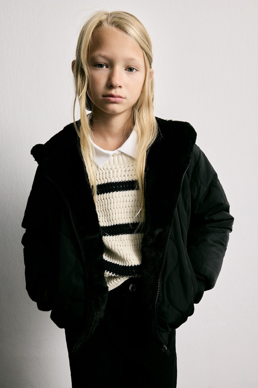 Girls & Teens Black جاكيت فرو اسود ذو وجهين بجيب وغطاء للرأس