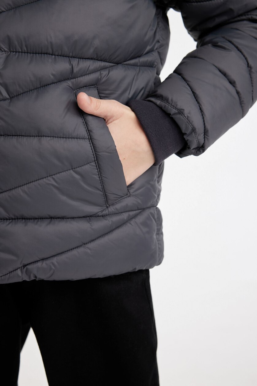 Erkek Çocuk - Genç Erkek Antrasit Erkek Çocuk Su Geçirmez Kapüşonlu Fermuarlı Cepli Polar Astarlı Mont