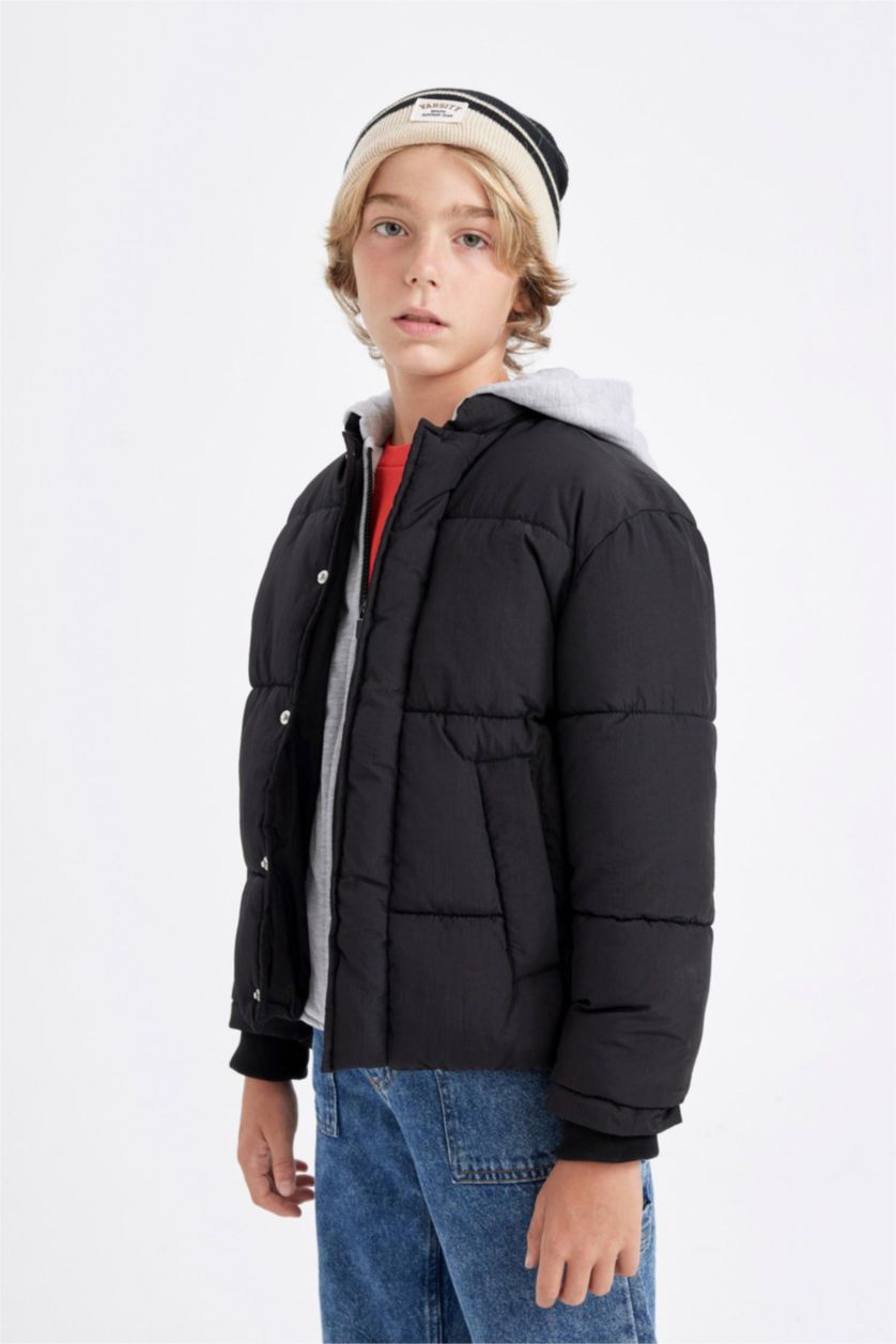 Erkek Çocuk - Genç Erkek Siyah Su Geçirmez Çıkarılabilir Kapüşonlu Fermuarlı Çıtçıtlı Cepli Şişme Mont Erkek Çocuk