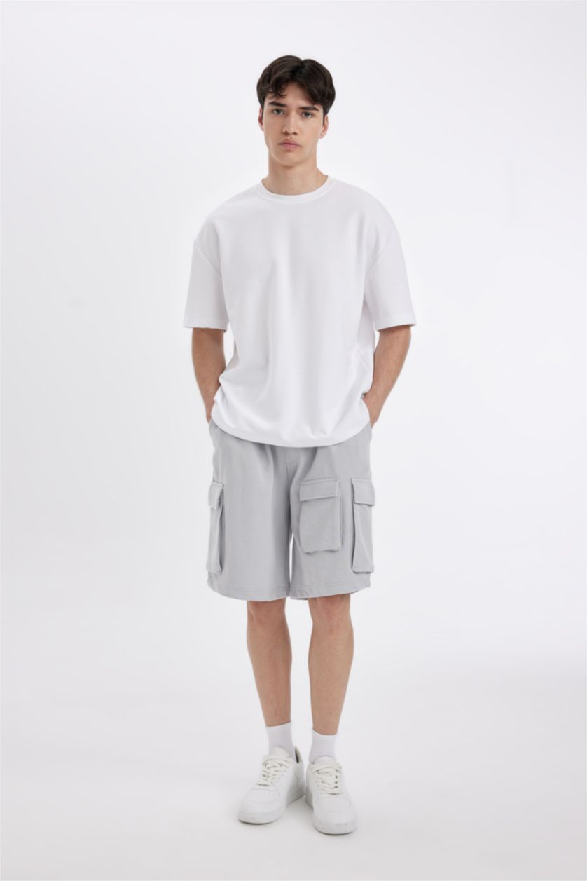 رجال رمادي فاتح شورت كارجو قصة مريحة بجيب