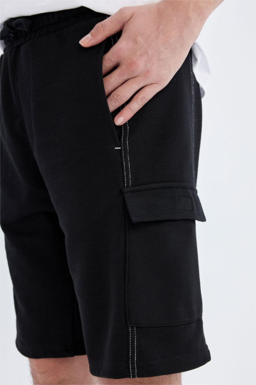 رجال أسود شورت قصة عادية بجيب