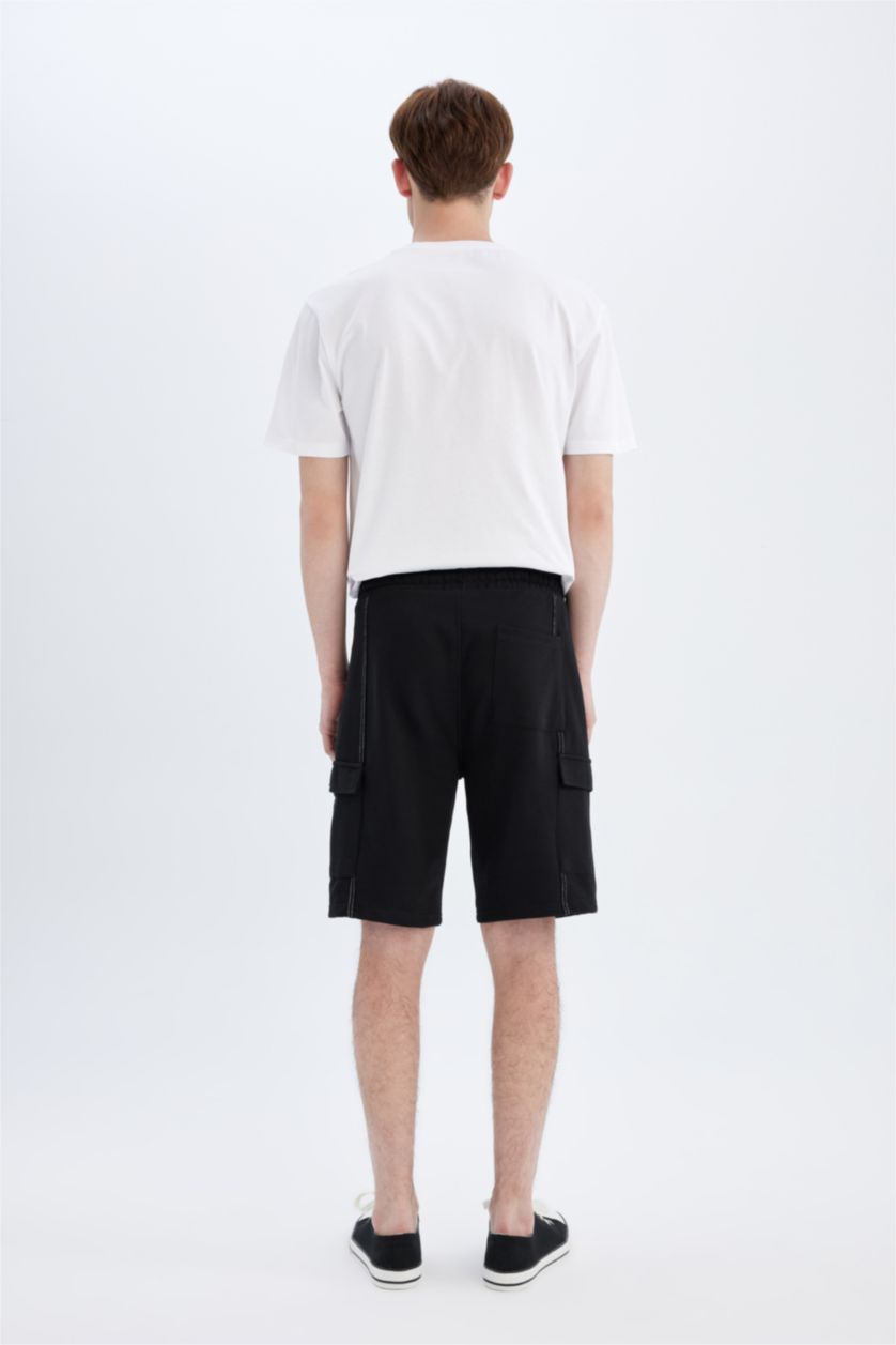 رجال أسود شورت قصة عادية بجيب