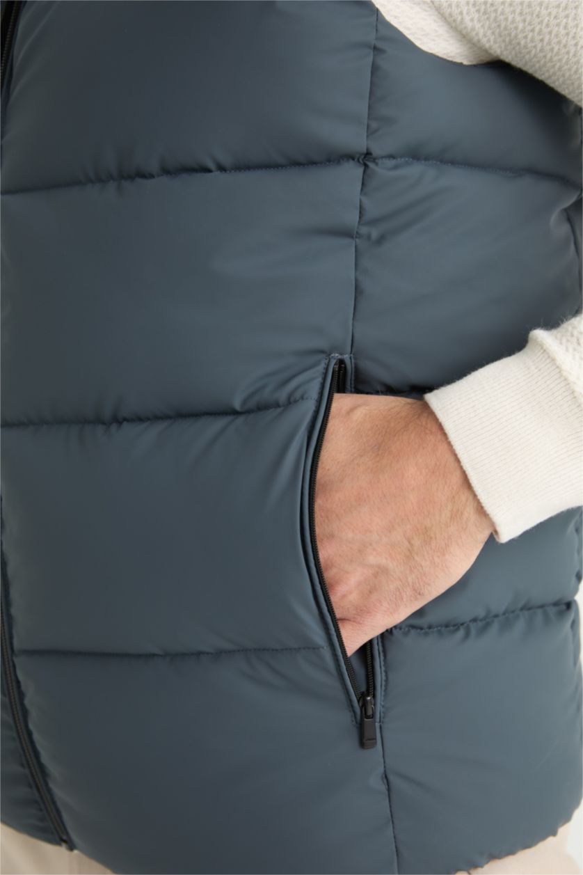 Erkek Koyu Yeşil Su İtici Slim Fit Astarlı Şişme Yelek