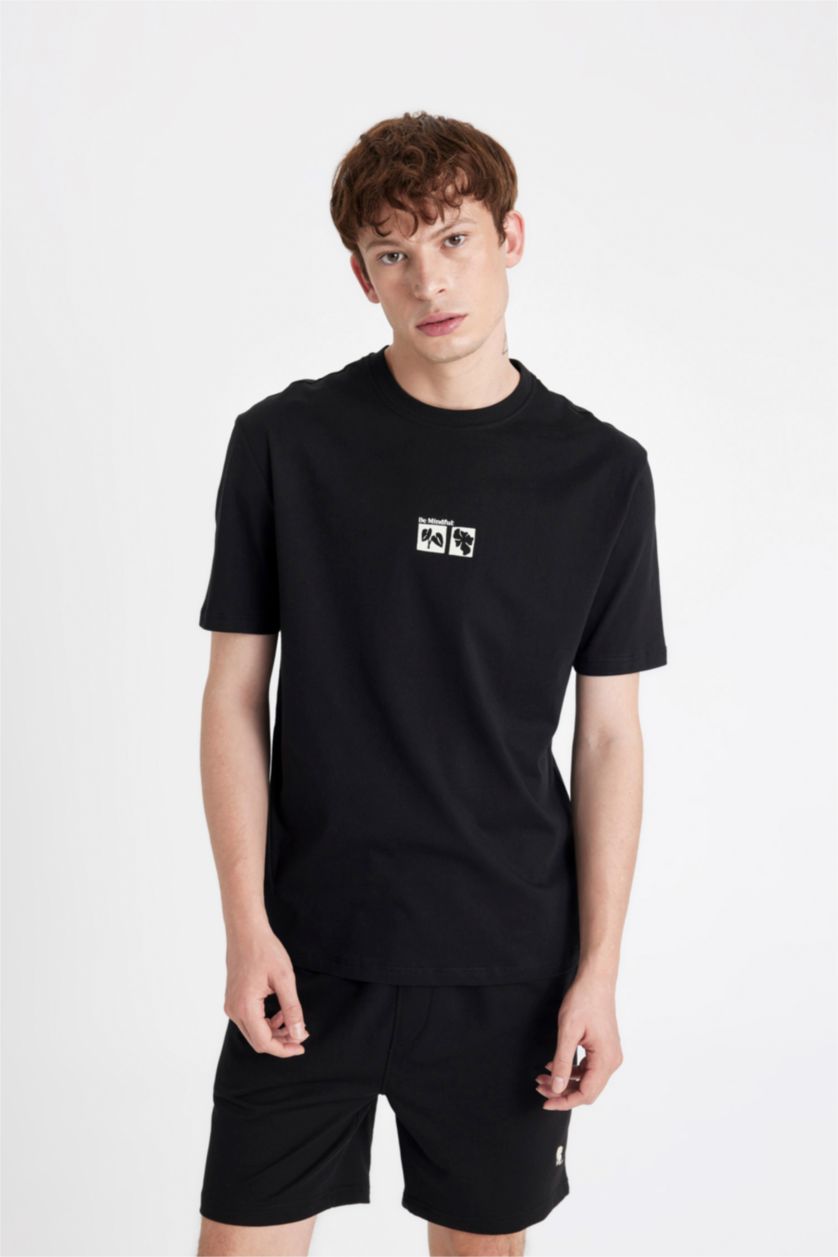 Erkek Siyah Regular Fıt Kısa Kollu Tişört