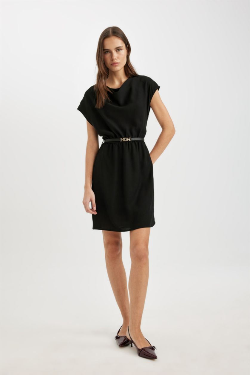 Kadın Siyah Degaje Yaka Krep Kolsuz Mini Elbise
