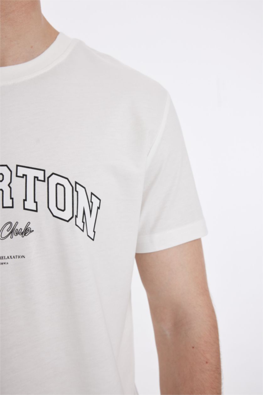 Erkek Ekru %100 Pamuk Slim Fit Dar Kesim Bisiklet Yaka Baskılı Kısa Kollu Tişört