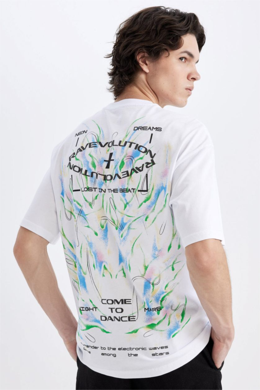 رجالي أبيض تيشيرت نص كم قصة مريحة برقبة مستديرة وطبعة من الخلف