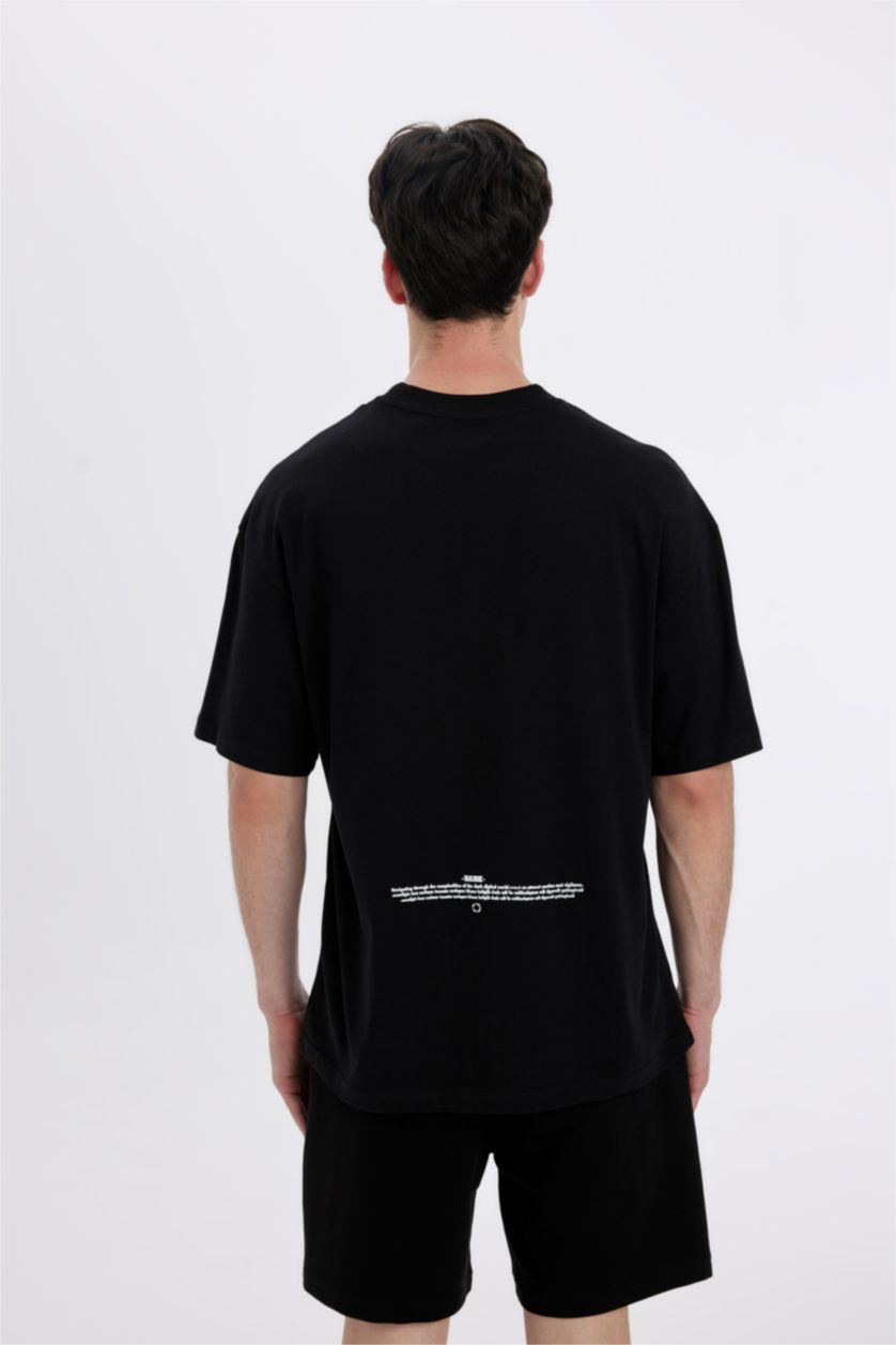 Man Black Comfort Regular Fit Crew Neck Back Printed T-Shirt