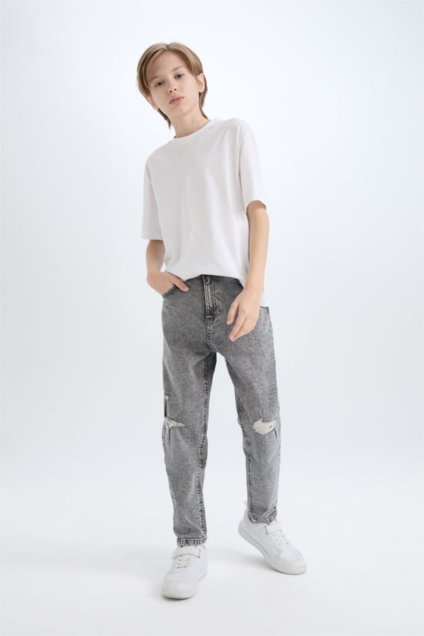BOYS & TEENS Grey Boy Balloon Fit Ripped Detailed Straight Leg Jeans