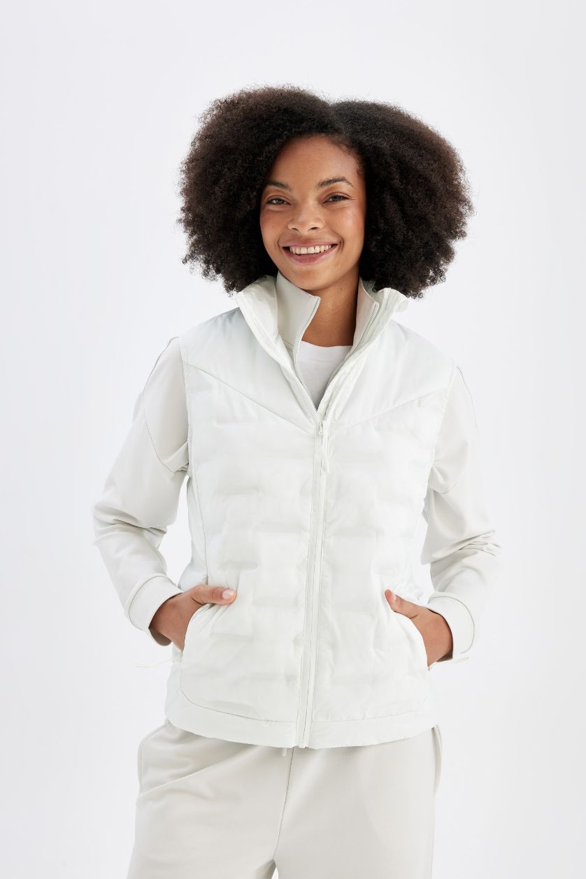 Woman Stone DeFactoFit Waterproof Sports Puffer Vest