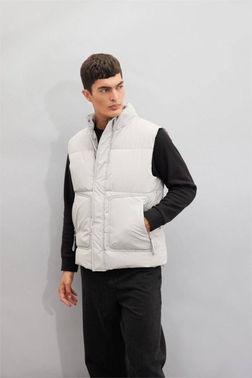 Erkek Gri Su İtici Regular Fit Dik Yaka Fermuarlı İç Cepli Mevsimlik Şişme Yelek