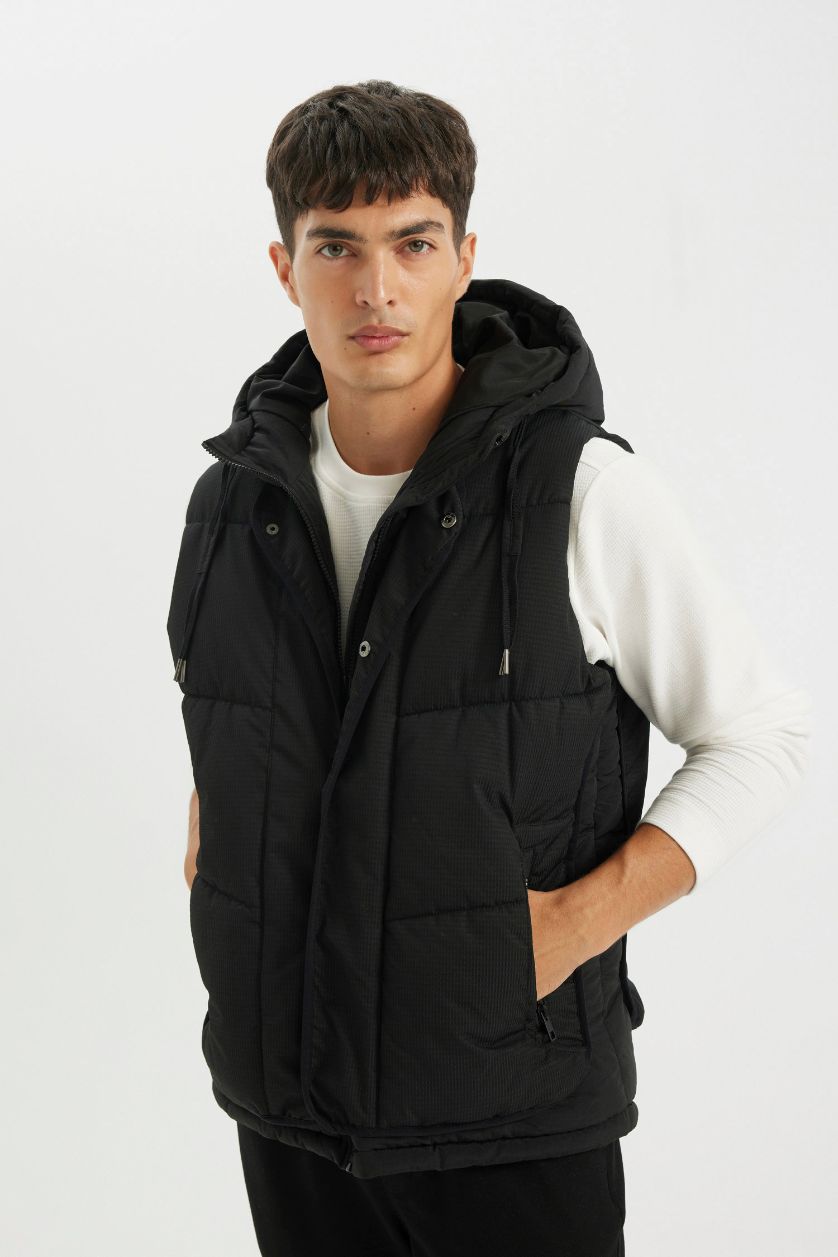 MAN Black Regular Fit Hooded Zippered Snap Closure Pocket Puffer Vest