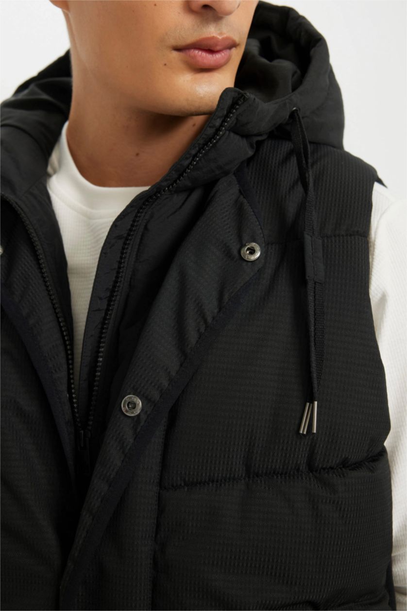 MAN Black Regular Fit Hooded Zippered Snap Closure Pocket Puffer Vest