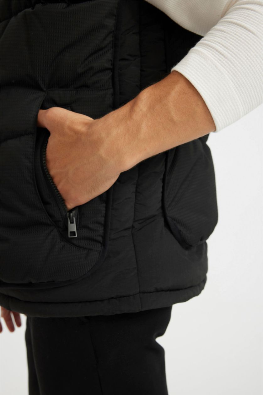 MAN Black Regular Fit Hooded Zippered Snap Closure Pocket Puffer Vest