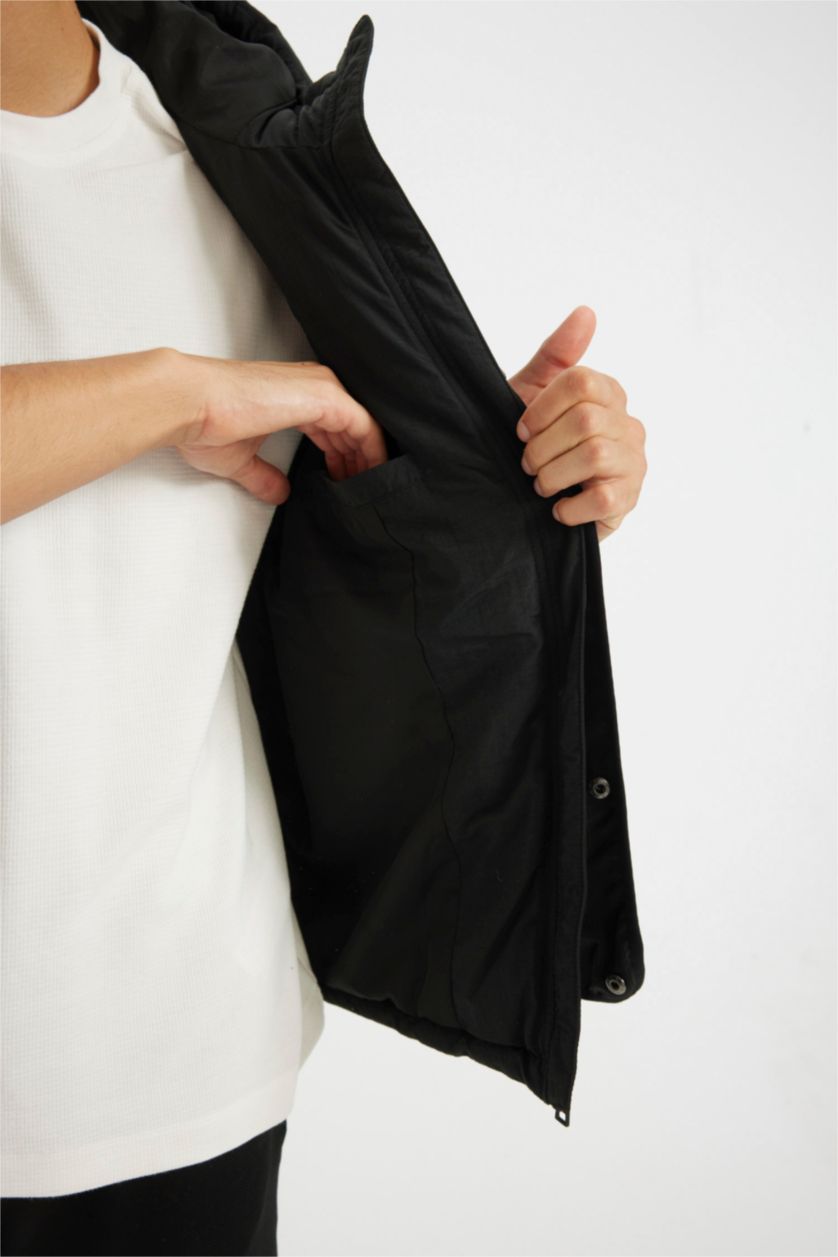 MAN Black Regular Fit Hooded Zippered Snap Closure Pocket Puffer Vest