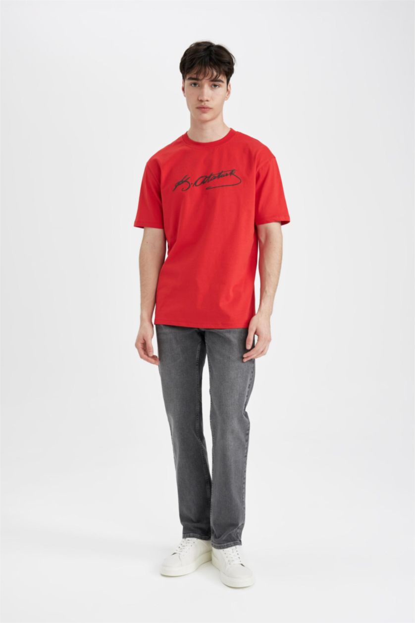 رجال أحمر تيشيرت نص كم قصة عادية برقبة مستديرة بطبعة اتاتورك