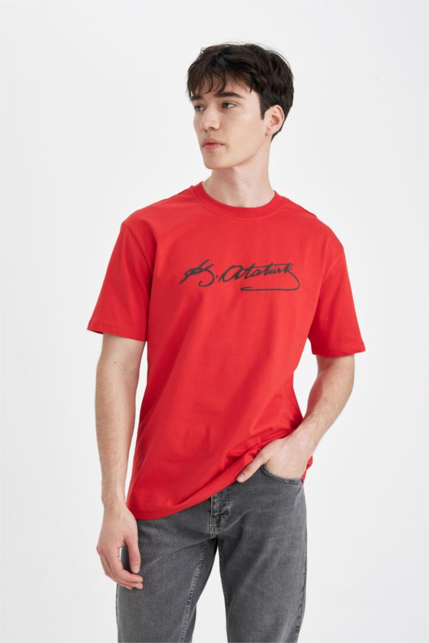 رجال أحمر تيشيرت نص كم قصة عادية برقبة مستديرة بطبعة اتاتورك