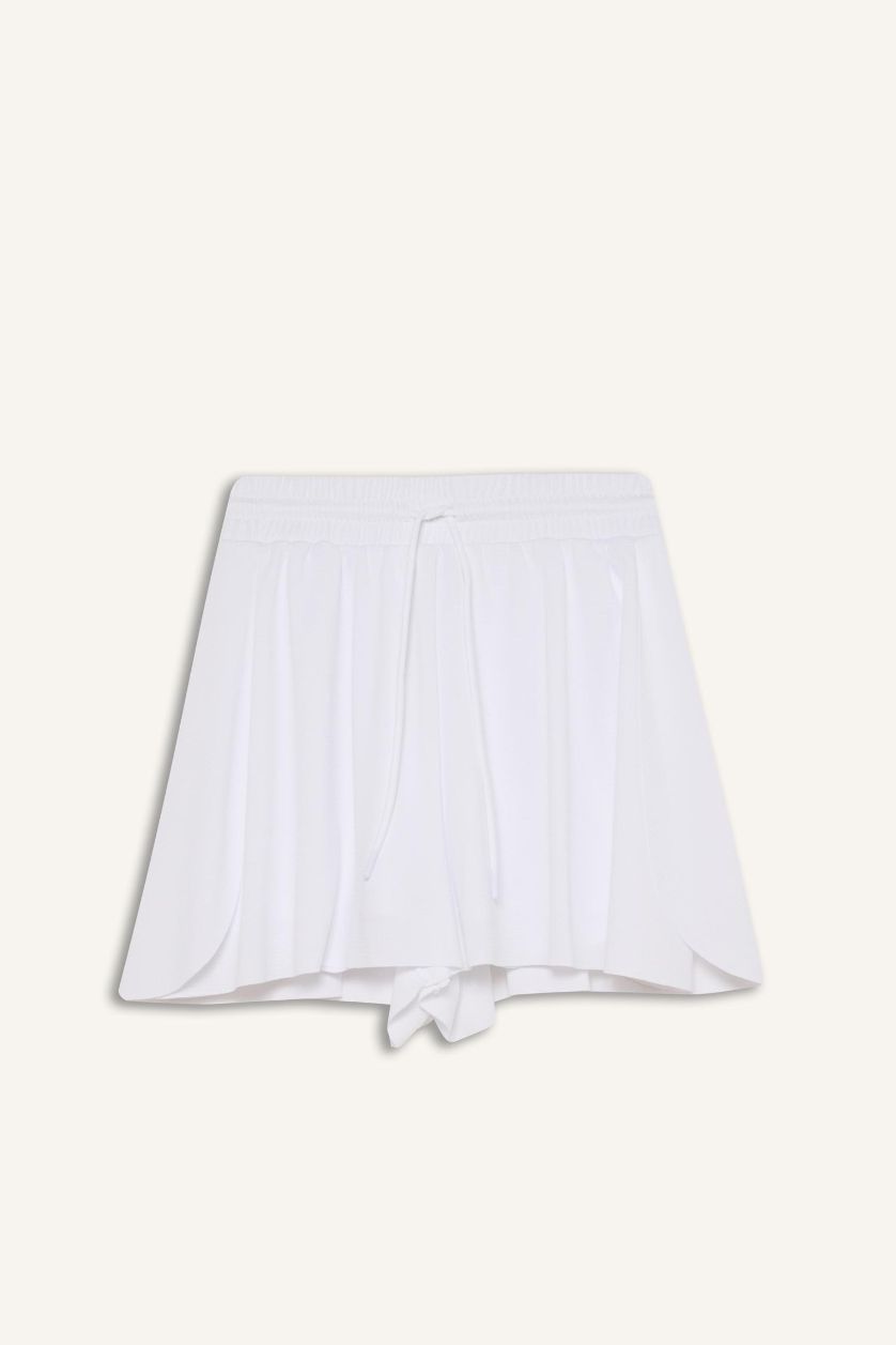 Kadın Beyaz Sporcu Kısa Paça Şort