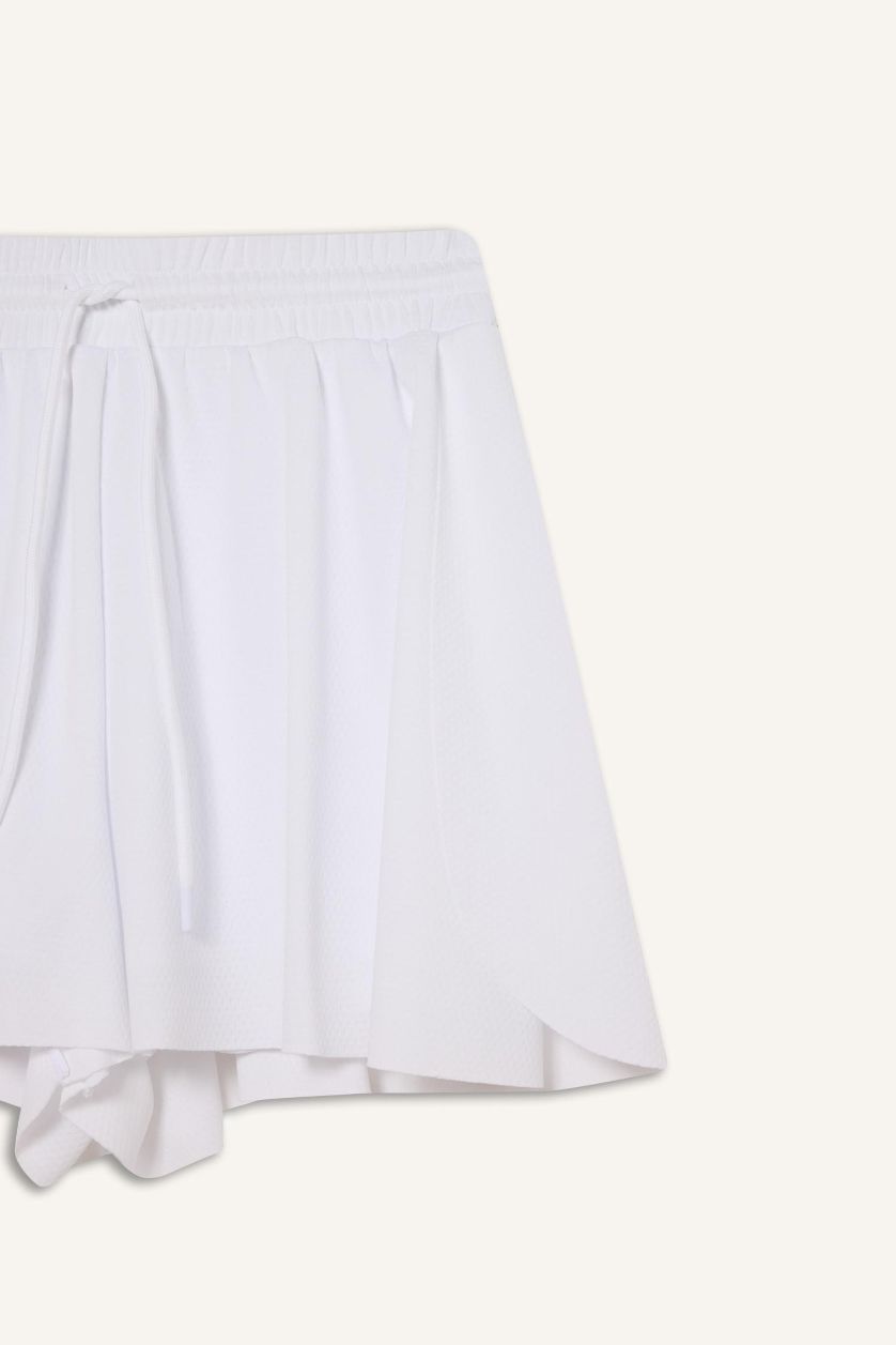 Kadın Beyaz Sporcu Kısa Paça Şort