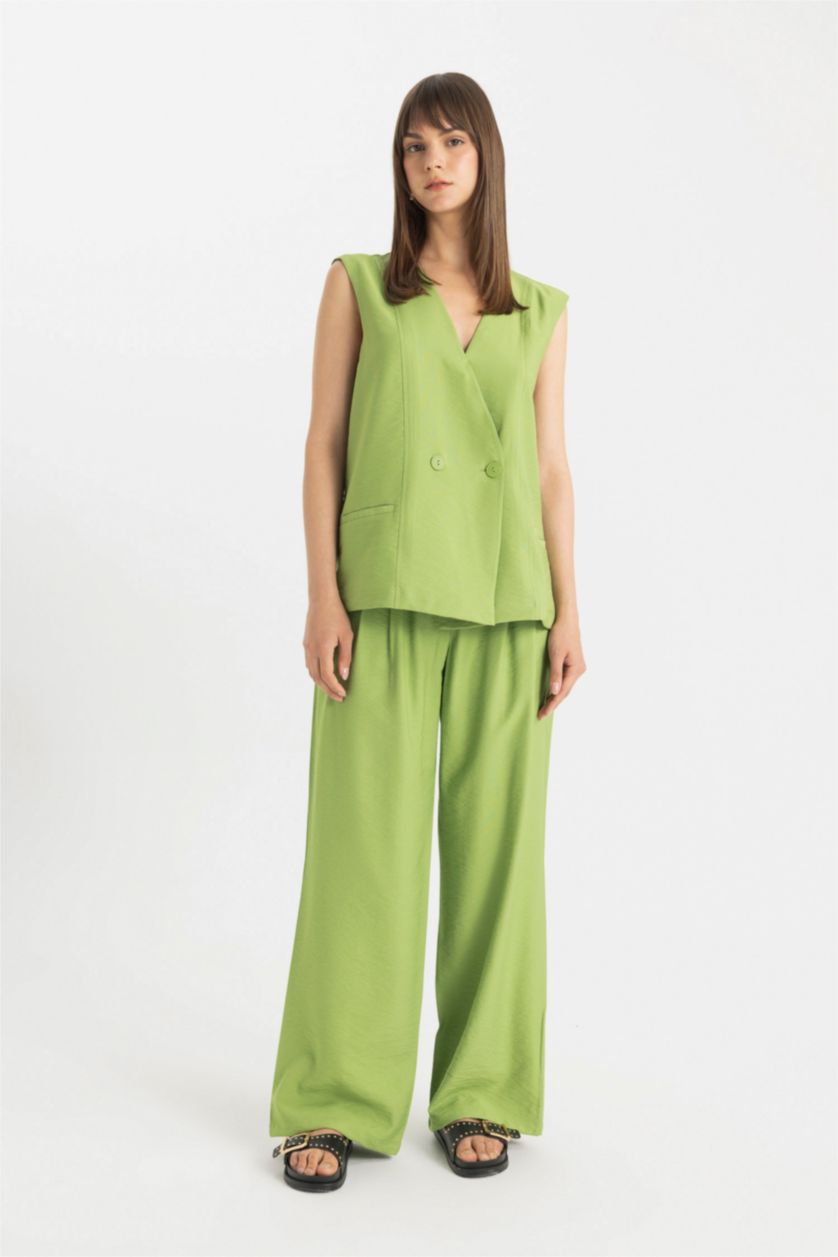 FEMME Vert Clair V-Neck