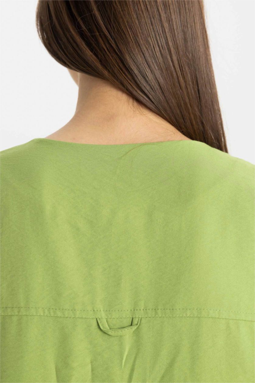 FEMME Vert Clair V-Neck