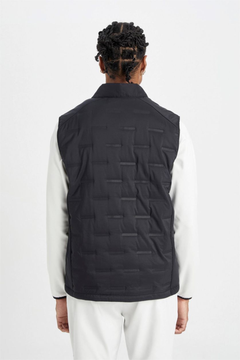 Erkek Siyah Su İtici Kapitone Regular Fit Dik Yaka Fermuarlı Cepli Şişme Yelek