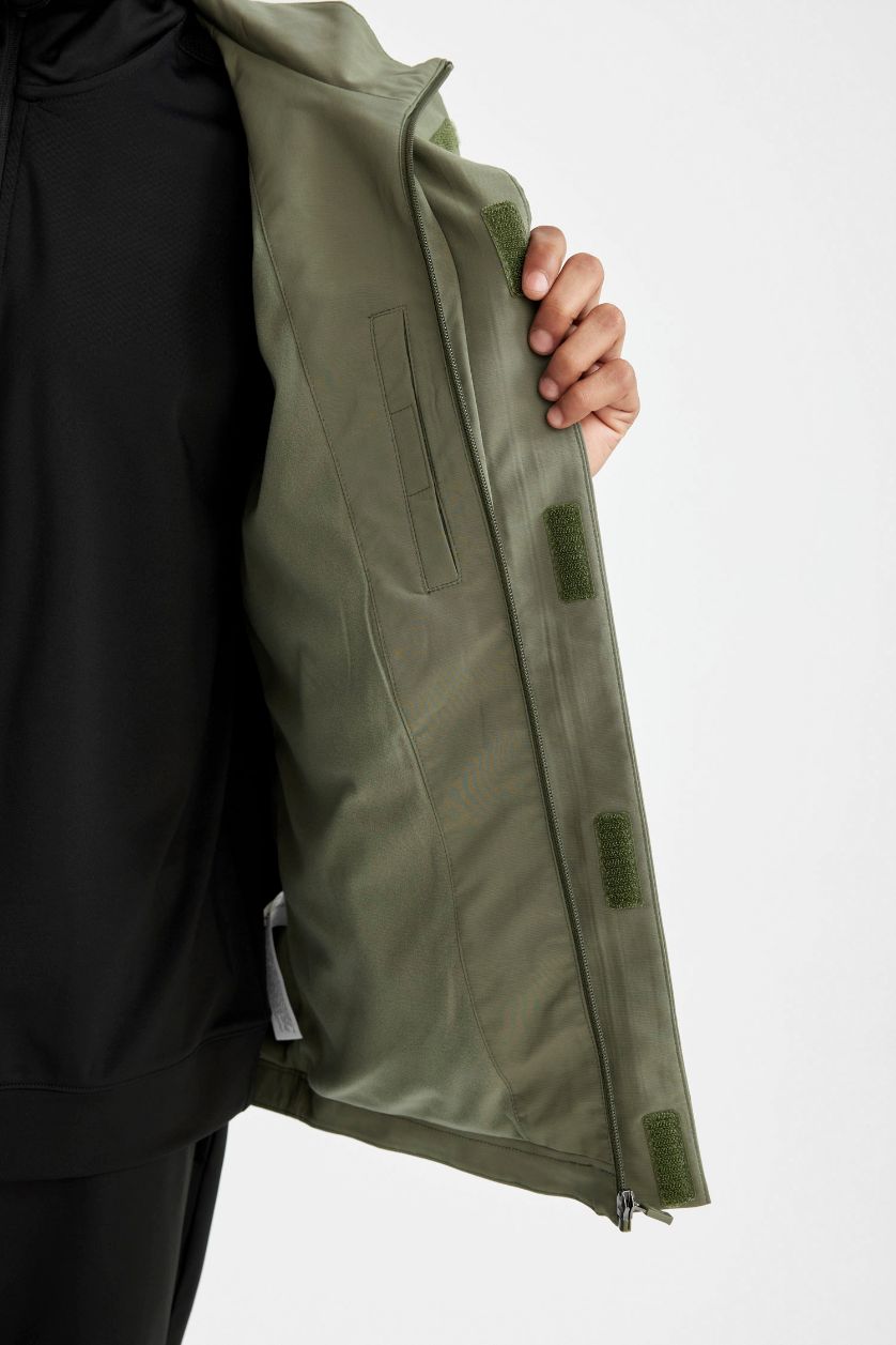 Erkek Açık Haki Su İtici Regular Fit Polar Kapüşonlu Fermuarlı Yağmurluk