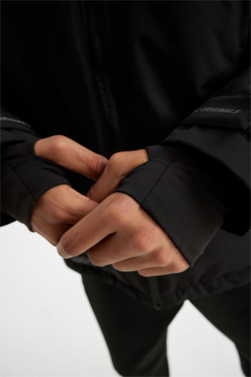 Erkek Siyah Termometreli Mont Parka Su Geçirmez Rüzgar Geçirmez Slim Fit Dar Kesim Kapüşonlu Fermuarlı