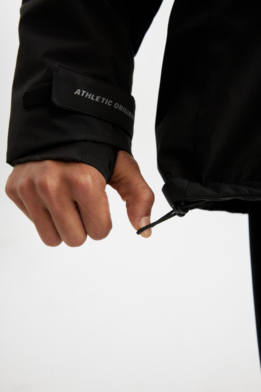 Erkek Siyah Termometreli Mont Parka Su Geçirmez Rüzgar Geçirmez Slim Fit Dar Kesim Kapüşonlu Fermuarlı