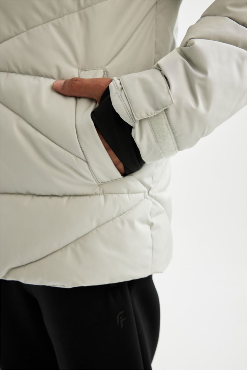 رجال نعناع جاكيت ضد الماء قصة عادية بغطاء للرأس من DeFactoFit