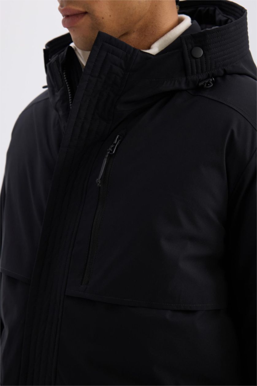 Erkek Siyah Su İtici Regular Fit Kapüşonlu Rüzgar Geçirmez Parka Mont