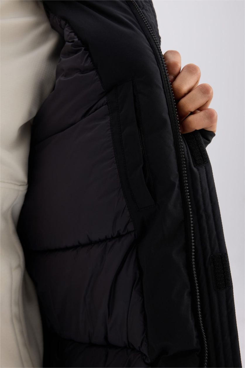 Erkek Siyah Su İtici Regular Fit Kapüşonlu Rüzgar Geçirmez Parka Mont