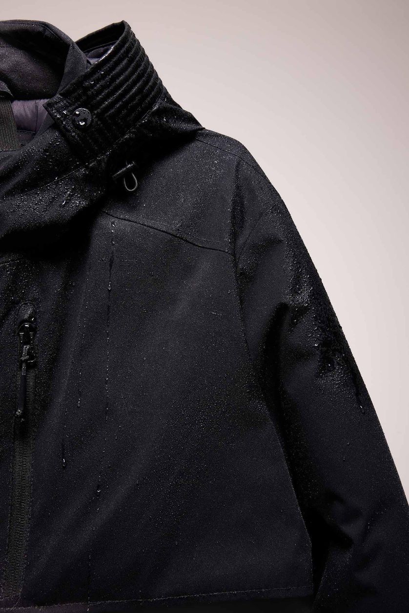 Erkek Siyah Su İtici Regular Fit Kapüşonlu Rüzgar Geçirmez Parka Mont