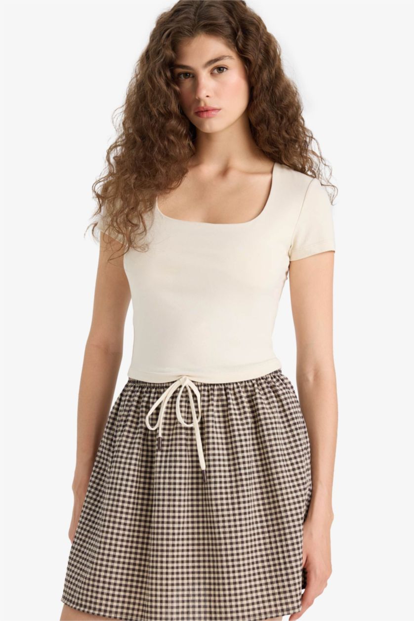 Woman Beige Fitted U Neck Short Sleeve T-Shirt