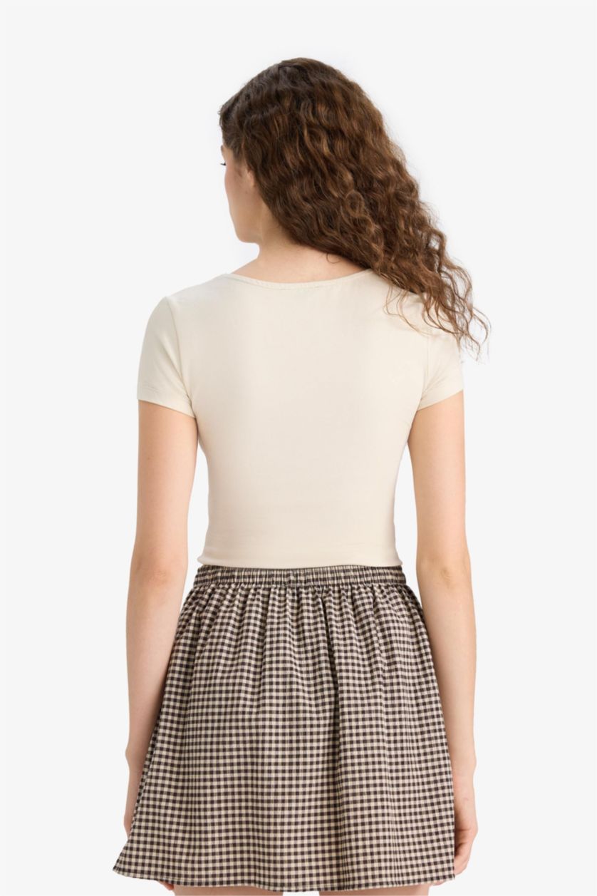 Woman Beige Fitted U Neck Short Sleeve T-Shirt