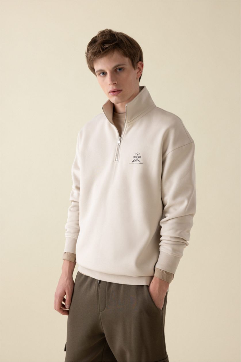 MAN Sand Comfort Fit Sweatshirt