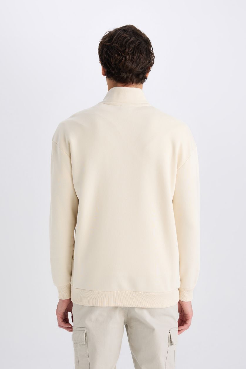 Erkek Kum Comfort Regular Fit Rahat Kalıp Fermuarlı Dik Yaka Baskılı Sweatshirt